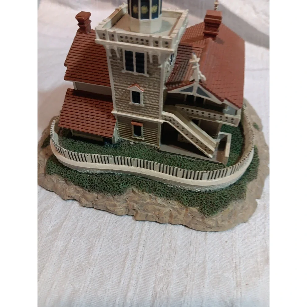 1993 Danbury Mint East Brother Lighthouse Richmond California Retired EUC